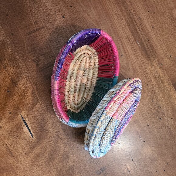 Colorful rattan storage basket - Picture 7 of 8